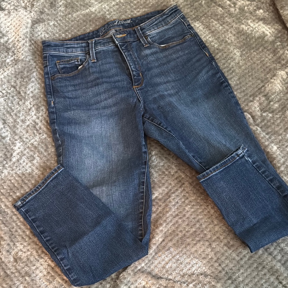 Universal Threads Women's Blue Jeans high rise skinny size 8